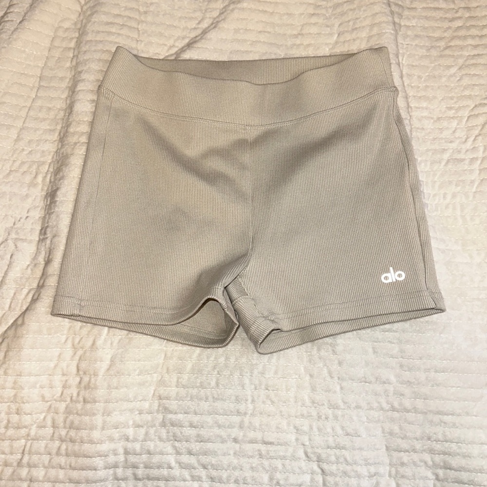 Alo yoga ribbed shorts